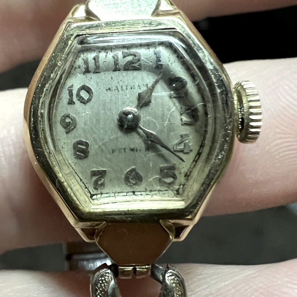 Rare vintage 14k gold Waltham ladies watch.